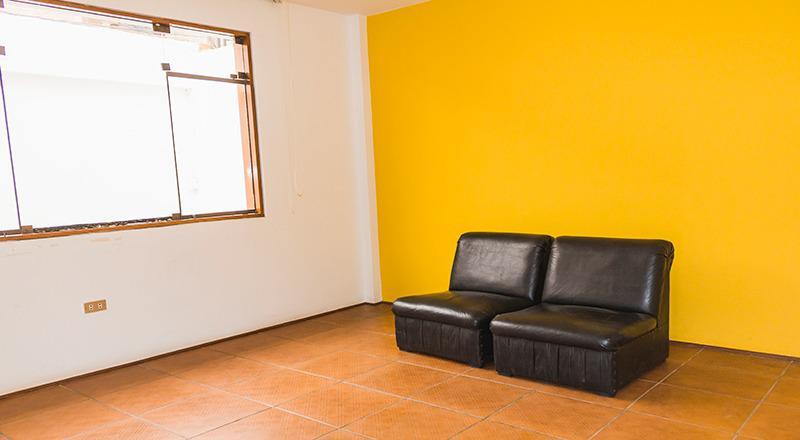 VENTA DE CASA EN LAS ACACIAS - URB. SANTA VICTORIA